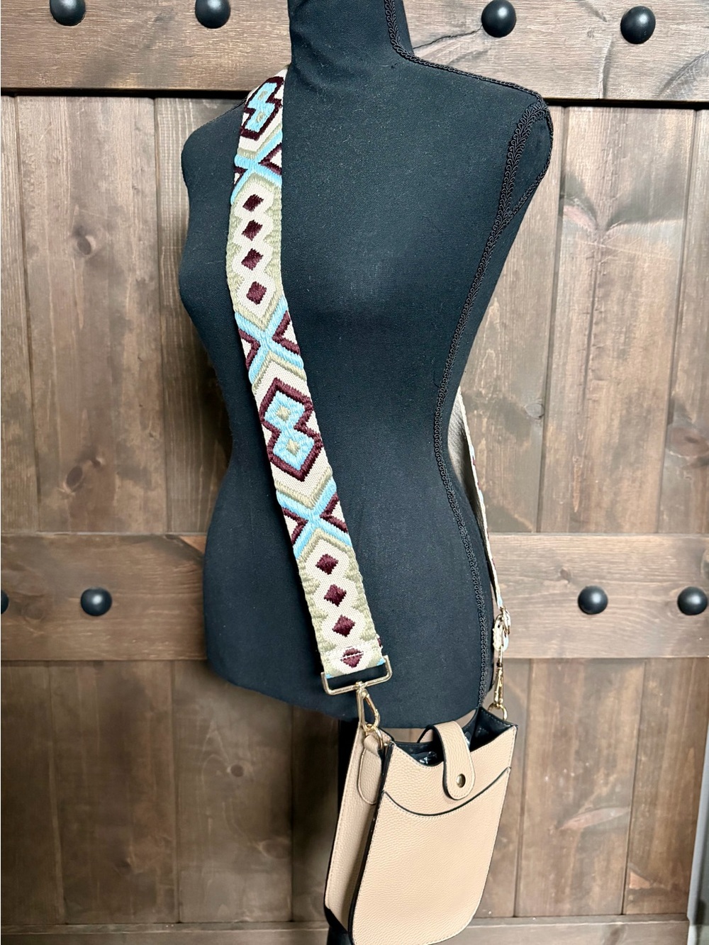 NWOT Beige Leather Cellphone/Crossbody Bag with Aztec Embroidered Strap